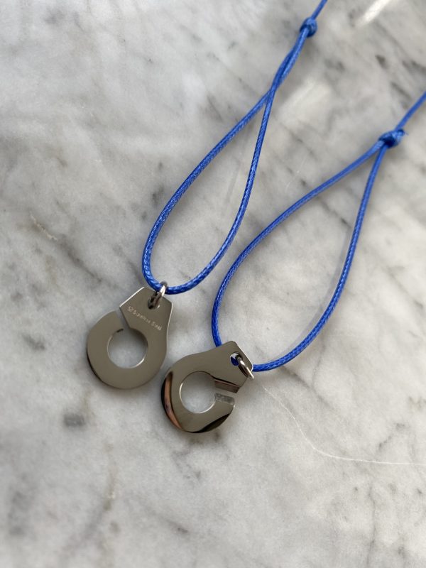 Collier 009 - Argenté/Bleu Électrique - Menottes