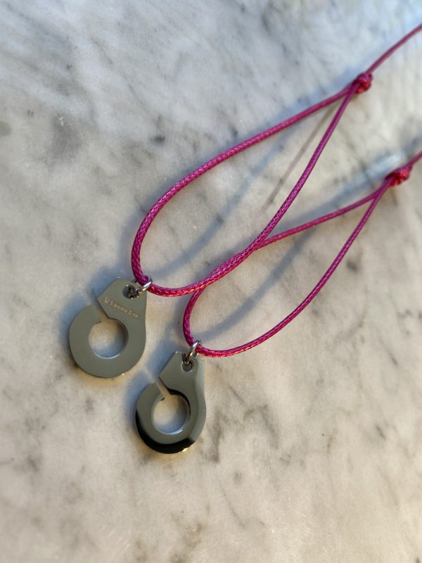 Collier 041 Argenté/Framboise - Menottes