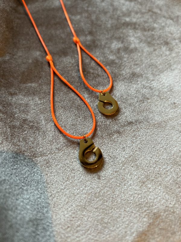 Collier 051 - Doré/Orange - Menottes